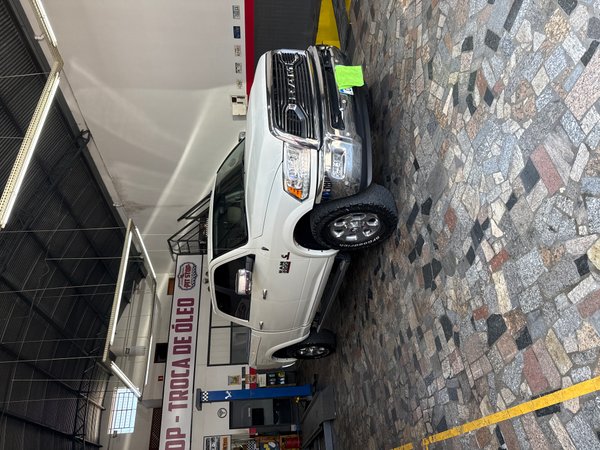 Foto 2 - RAM 2500 Laramie 6.7 Turbo Diesel 4x4