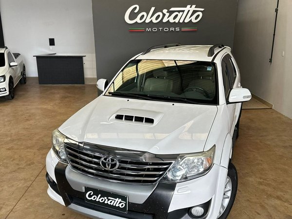 Foto 2 - Toyota Hilux SW4 SRV 3.0 Turbo Diesel 4x4