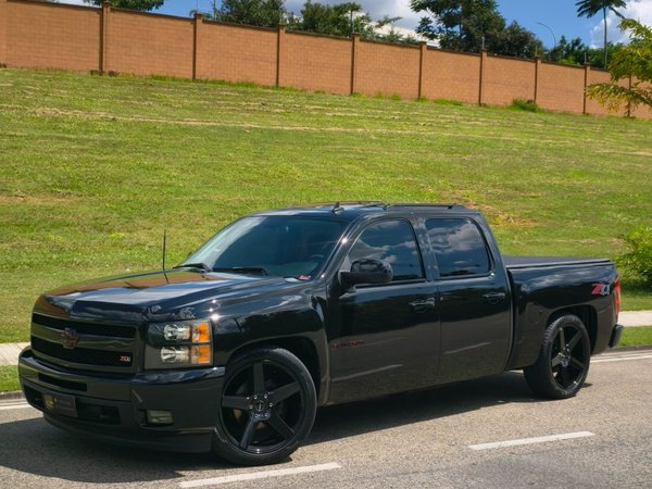 Foto 1 - Chevrolet Silverado 1500 High Country 5.3 V8 Gasolina 4x4