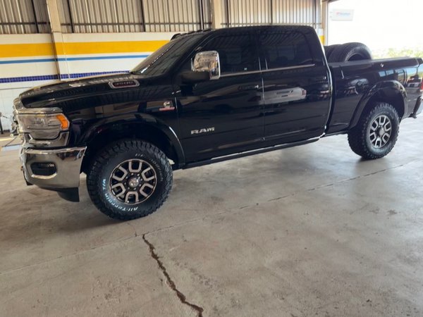 Foto 2 - RAM 3500 Longhorn Limited 6.7 Turbo Diesel 4x4