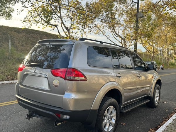 Foto 4 - Mitsubishi Pajero Dakar HPE 3.2TDi 16v 4x4