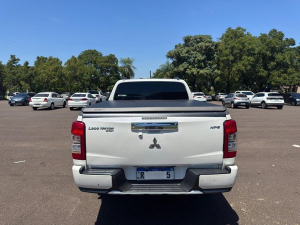 Foto 6 - Mitsubishi L200 Triton Sport HPE 2.4 Turbo Diesel 4x4