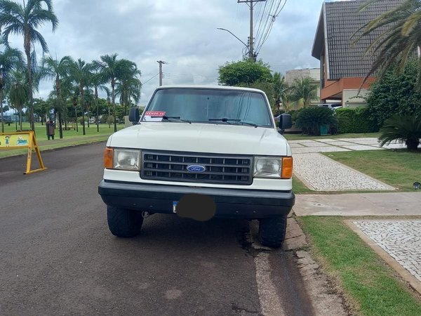 Foto 2 - Ford F1000 3.9 Diesel