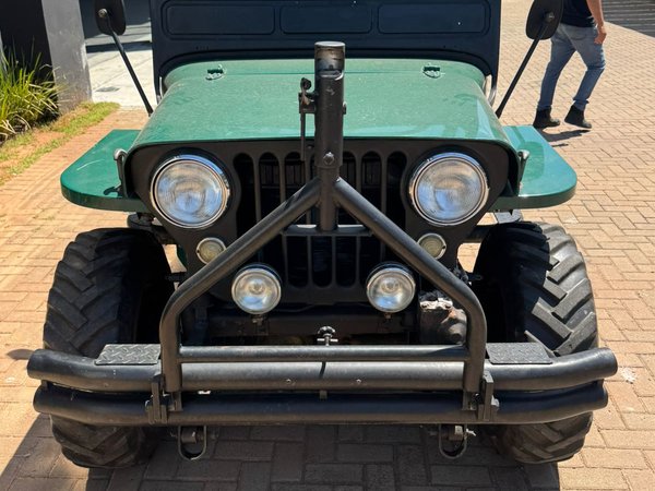 Foto 2 - Willys Jeep CJ3B 2.3 Gasolina