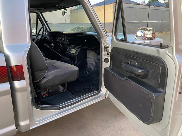 Foto 10 - Ford F1000 3.9 Diesel