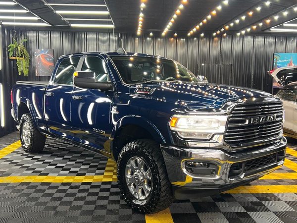 Foto 1 - RAM 3500 Laramie 6.7 Turbo Diesel 4x4