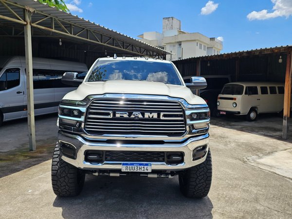 Foto 2 - RAM 3500 Laramie 6.7 Turbo Diesel 4x4