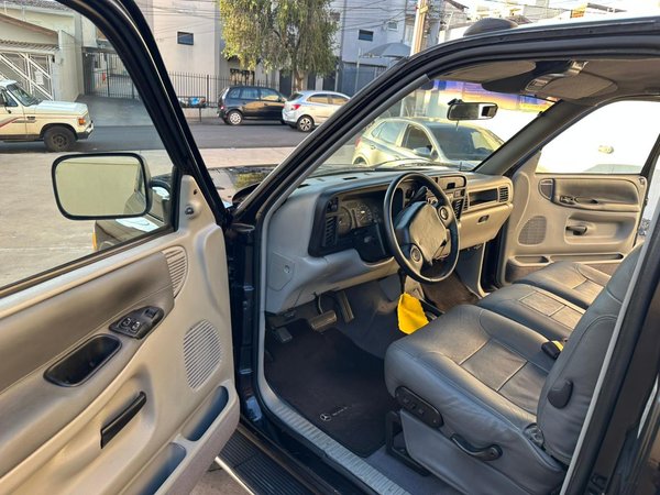 Foto 6 - RAM 2500 SLT 5.9 Turbo Diesel 4x4 C.S