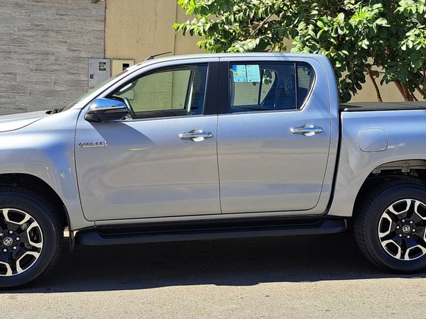 Foto 2 - Toyota Hilux SRX 2.8 Turbo Diesel 4x4