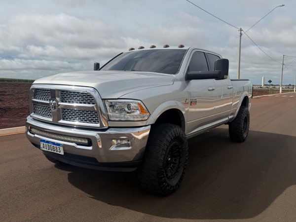 Foto 1 - RAM 2500 Laramie 6.7 Turbo Diesel 4x4