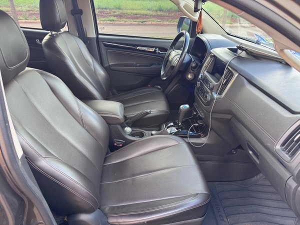 Foto 9 - Chevrolet S10 High Country 2.8 Turbo Diesel 4x4