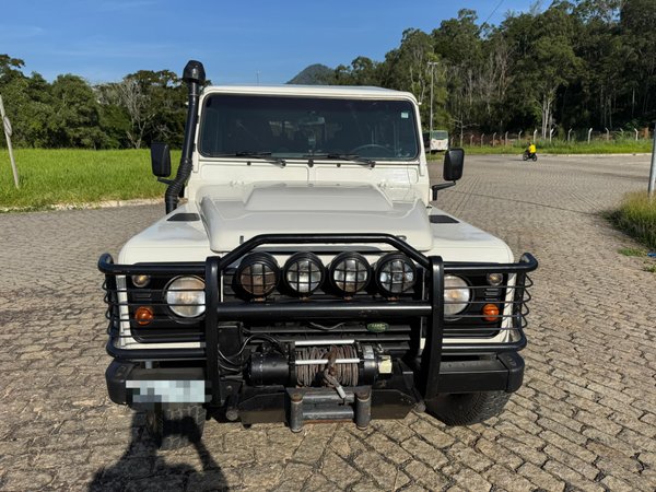 Foto 3 - Land Rover Defender Crew Cab 130 2.5 Turbo Diesel 4x4