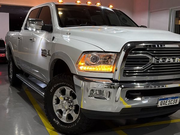 Foto 1 - RAM 2500 Laramie 6.7 Turbo Diesel 4x4