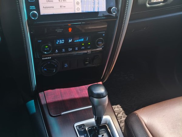 Foto 7 - Toyota Hilux SW4 SRX 2.8 Turbo Diesel 4x4