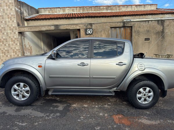 Foto 3 - Mitsubishi L200 Triton HPE 3.5 V6 24v 4x4