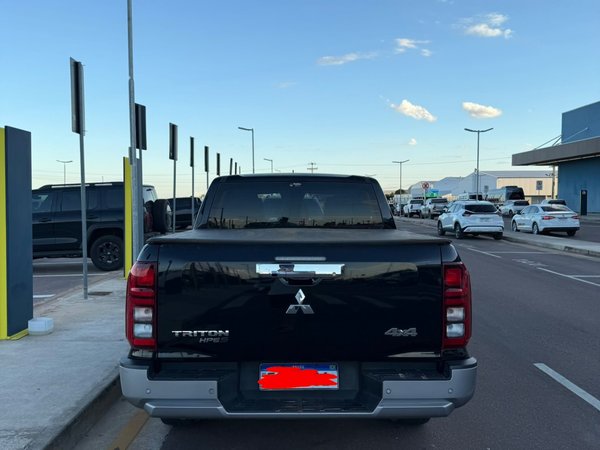 Foto 4 - Mitsubishi Triton HPE-S 2.4 Bi-Turbo Diesel 4x4