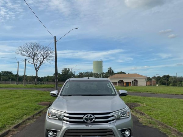 Foto 2 - Toyota Hilux SRX 2.8 Turbo Diesel 4x4