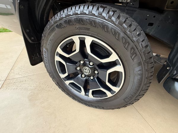 Foto 6 - Toyota Hilux SRV 3.0 Turbo Diesel 4x4
