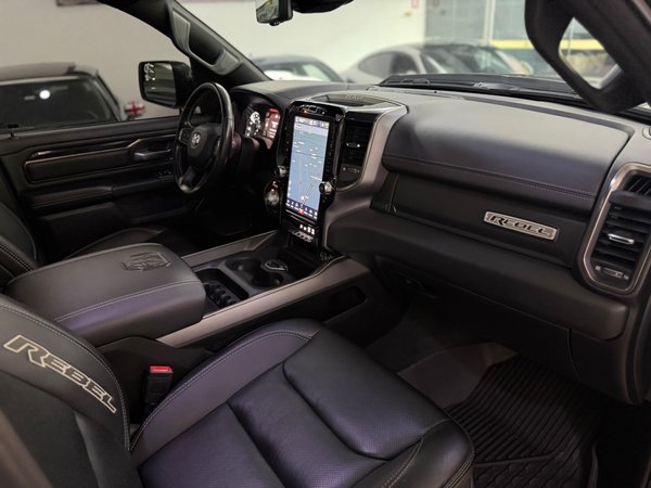 Foto 9 - RAM 1500 Rebel 5.7 V8 Gasolina 4x4