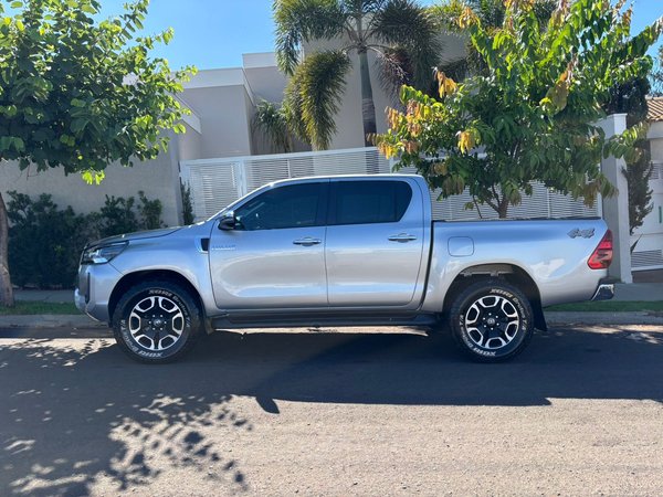 Foto 1 - Toyota Hilux SRV 2.8 Turbo Diesel 4x4