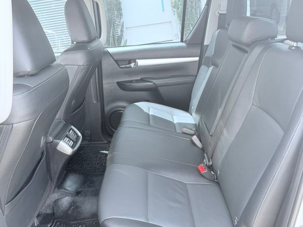 Foto 8 - Toyota Hilux SRV 2.8 Turbo Diesel 4x4