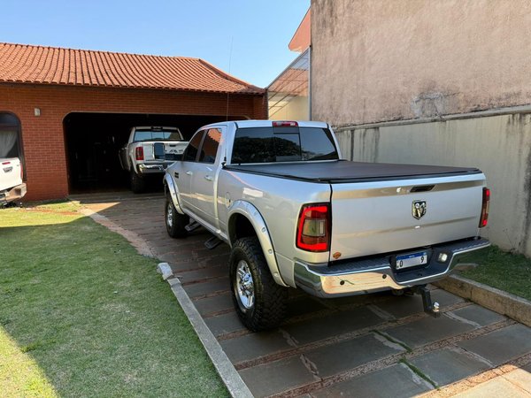 Foto 3 - RAM 2500 Laramie 6.7 Turbo Diesel 4x4