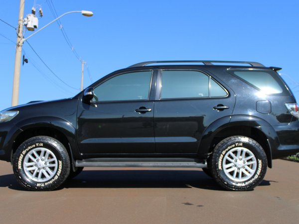 Foto 4 - Toyota Hilux SW4 SRV 3.0 Turbo Diesel 4x4