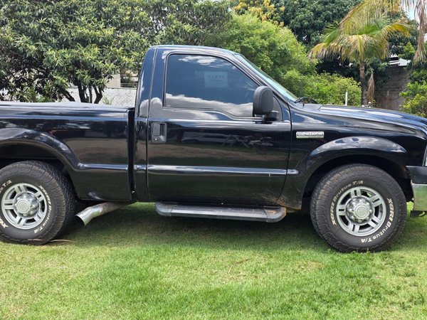 Foto 2 - Ford F250 XLT 3.9 Turbo Diesel 4x2 C.S