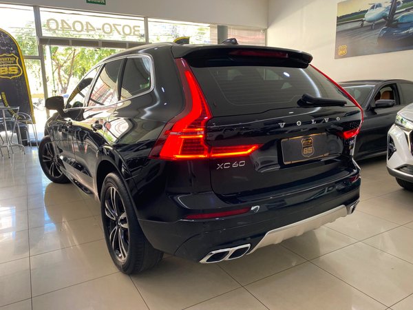 Foto 4 - Volvo XC60 D5 Momentum 2.0 Diesel AWD