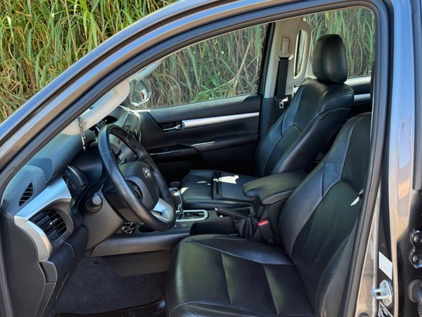Foto 7 - Toyota Hilux SR 2.8 Turbo Diesel 4x4