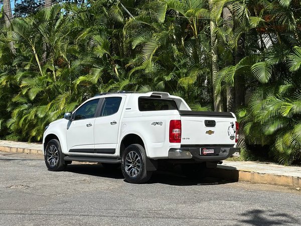 Foto 2 - Chevrolet S10 High Country 2.8 Turbo Diesel 4x4