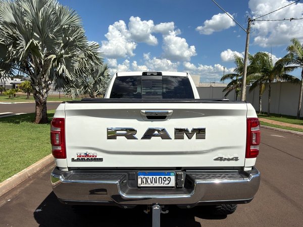 Foto 3 - RAM 2500 Laramie 6.7 Turbo Diesel 4x4