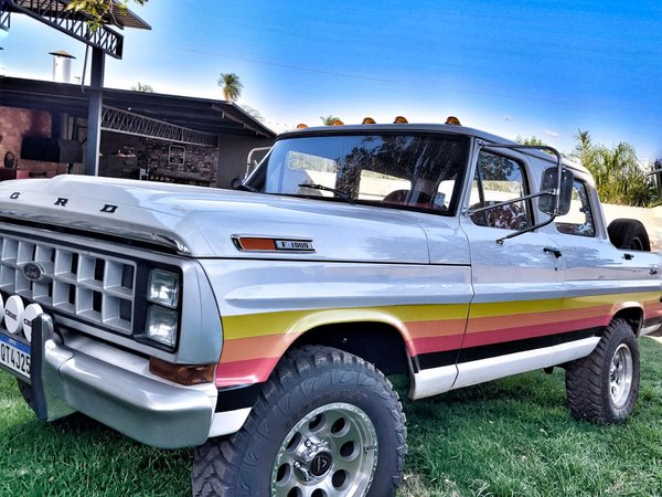 Foto 1 - Ford F1000 3.9 Diesel