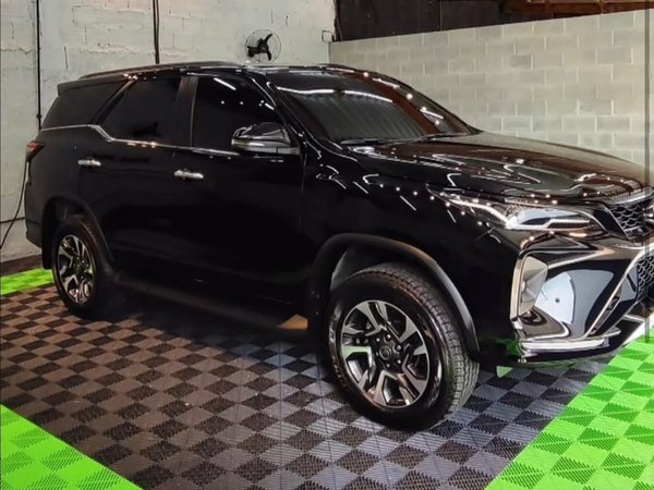 Foto 3 - Toyota Hilux SW4 SRX Platinum 2.8 Turbo Diesel 4x4