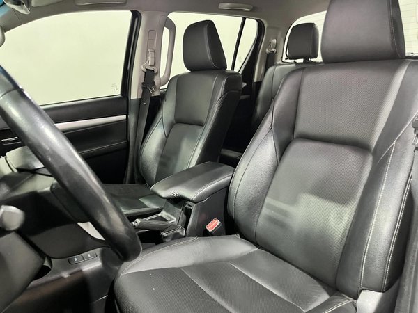 Foto 5 - Toyota Hilux SRX 2.8 Turbo Diesel 4x4