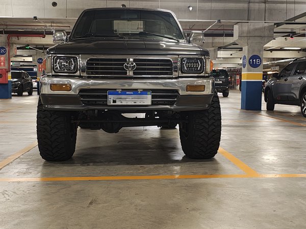 Foto 2 - Toyota Hilux 2.8 Turbo Diesel 4x4 C.S
