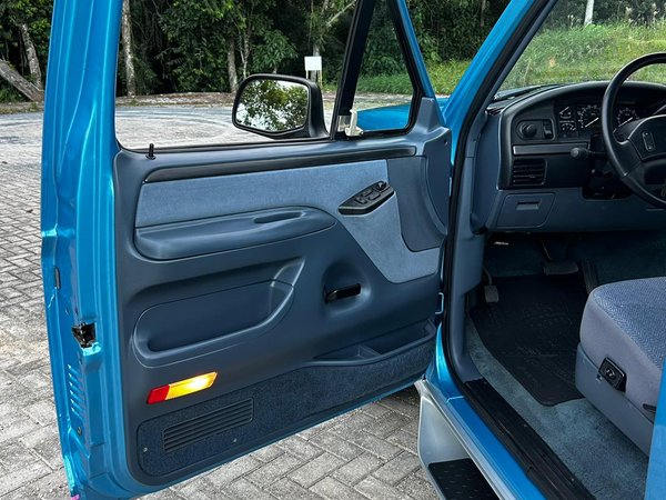 Foto 3 - Ford F150 Super Cab XLT 5.0 V8 Gasolina