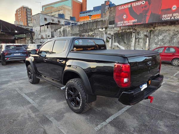 Foto 4 - Mitsubishi L200 Triton Sport GLS 2.4 Turbo Diesel 4x4