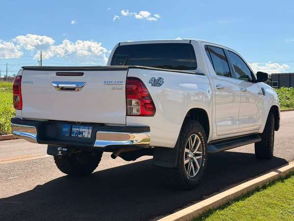 Foto 4 - Toyota Hilux SRX 2.8 Turbo Diesel 4x4