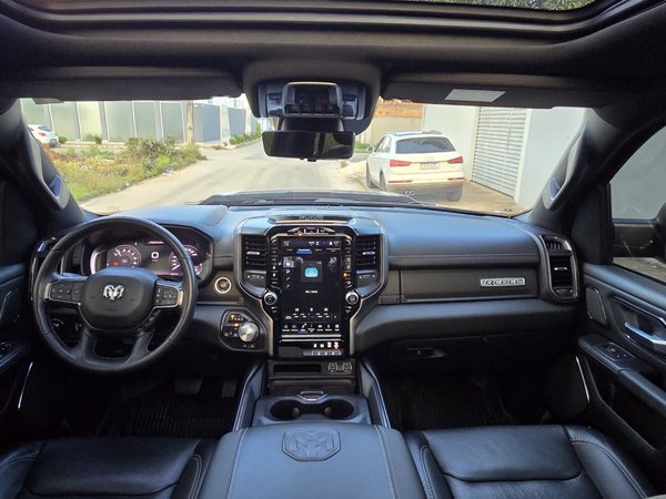 Foto 6 - RAM 1500 Rebel 5.7 V8 Gasolina 4x4