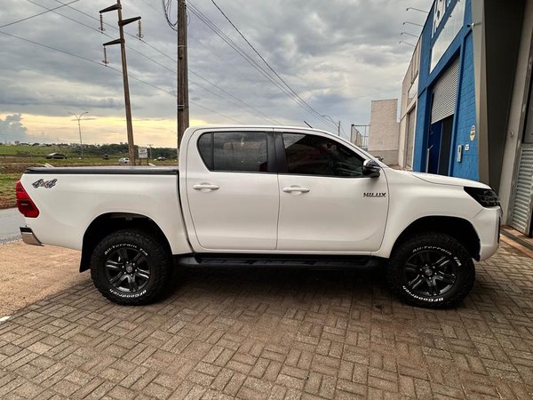 Foto 3 - Toyota Hilux SR 2.8 Turbo Diesel 4x4