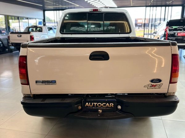 Foto 4 - Ford F250 XLT 3.9 Turbo Diesel