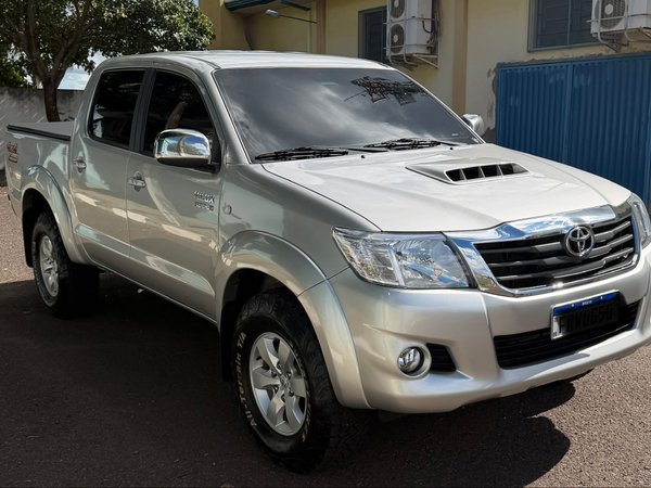 Foto 1 - Toyota Hilux SR 3.0 Turbo Diesel 4x4