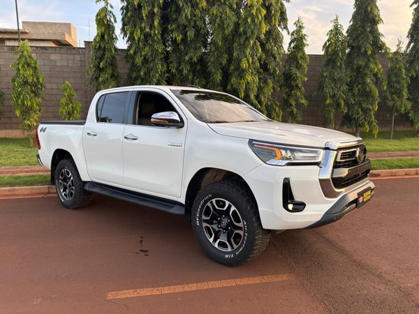 Foto 3 - Toyota Hilux SRX 2.8 Turbo Diesel 4x4