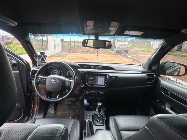 Foto 3 - Toyota Hilux SRX 2.8 Turbo Diesel 4x4