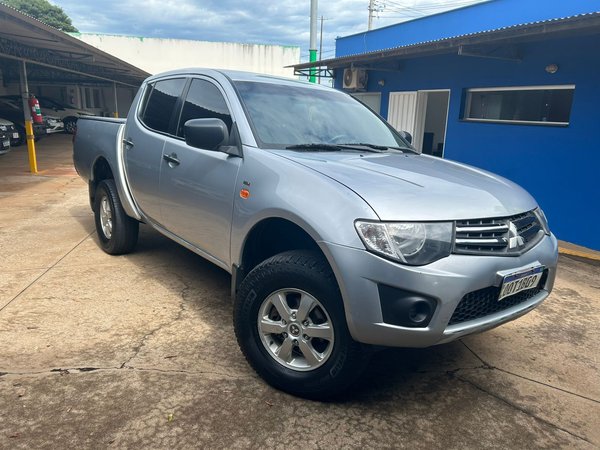 Foto 1 - Mitsubishi L200 Triton GLX 3.2 Turbo Diesel 4x4