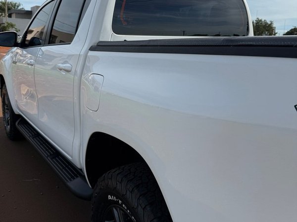 Foto 8 - Toyota Hilux SR 2.8 Turbo Diesel 4x4