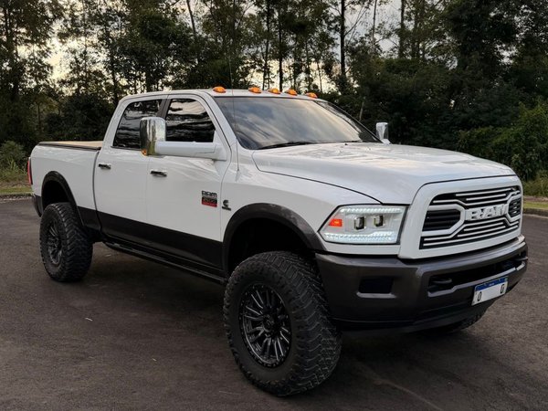 Foto 3 - RAM 2500 Laramie 6.7 Turbo Diesel 4x4