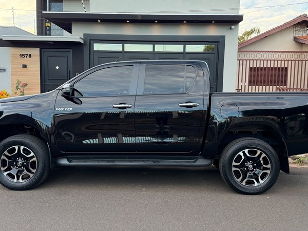 Foto 4 - Toyota Hilux SRV 2.8 Turbo Diesel 4x4