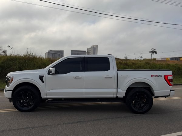 Foto 3 - Ford F150 Lariat 5.0 V8 Gasolina Fx4